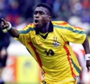Black Stars Derek Boateng gives to Osu Children’s Home